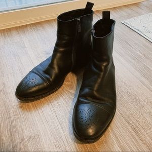 Giorgio Armani Mens Leather shoes Zipper on the side US Size 9